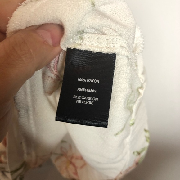 Torrid Ivory Floral Crepe Short Sleeve Button Down Blouse Shirt Women’s 4X - Picture 6 of 7